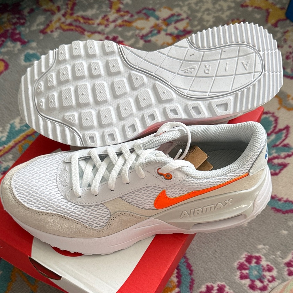 NIKE Women’s Air Max System White Sneakers with Bright Orange Swoosh NIB 6Y/7.5W - Picture 5 of 7